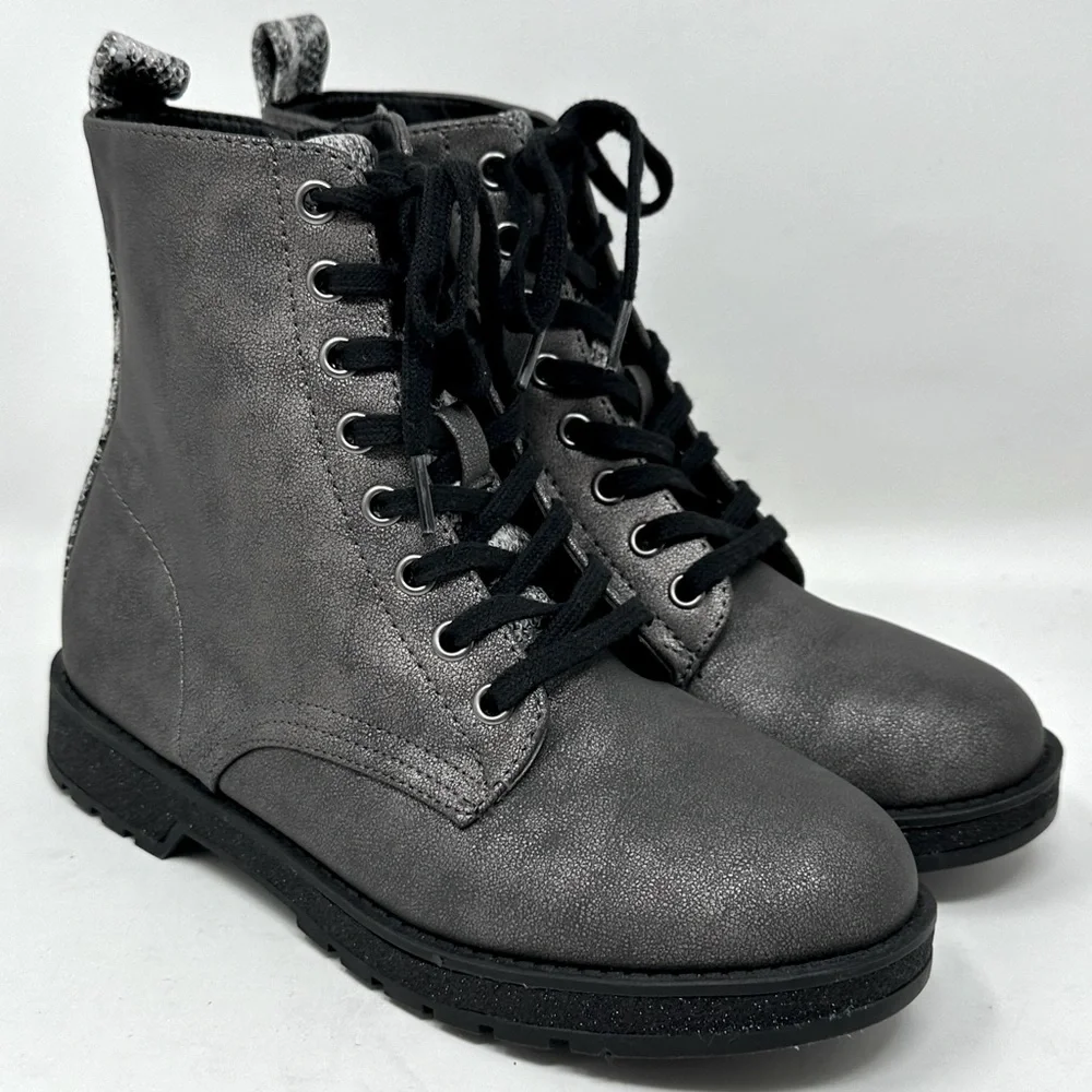 NEW Mia Reeva Big Girls Grey Combat Boots Size 4